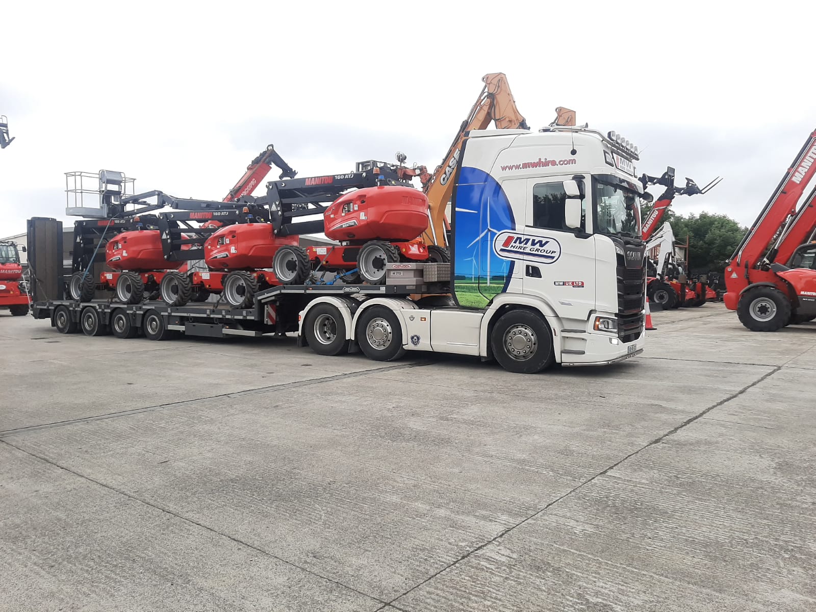 3 more NEW Manitou 16m into the rental fleet!